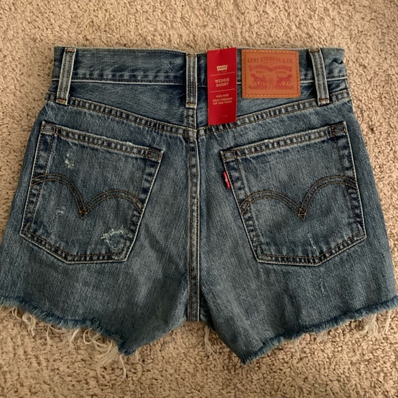 Levi’s Wedgie Short 25 Waist High Rise - Picture 2 of 2